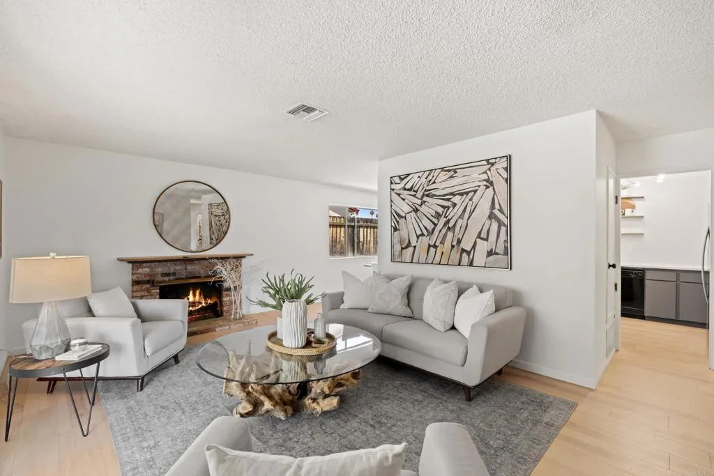 https://cdn.realtyfeed.com/cdn/127/306705969/adcb6655c8be885153636b825b7da6f7.webp