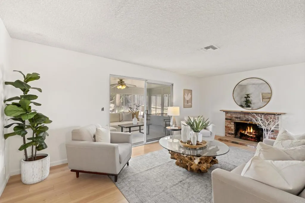 https://cdn.realtyfeed.com/cdn/127/306705969/ed50b675915b2a27f00dc40b64e30e98.webp