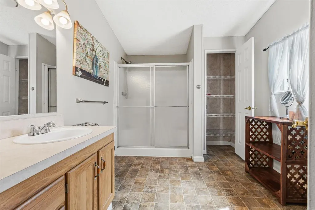 https://cdn.realtyfeed.com/cdn/127/306706054/3f1239ac23bcc5d858879beb8b8c6cdc.webp