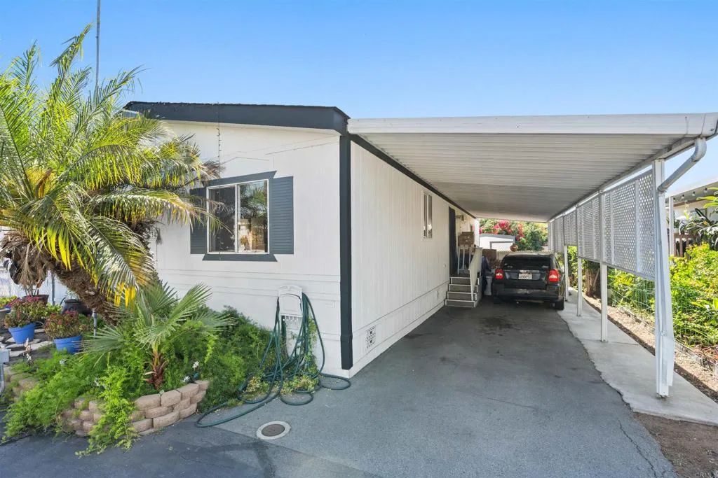 https://cdn.realtyfeed.com/cdn/127/306706054/9327e5d6c5c6b318c8477bb5b827aab1.webp
