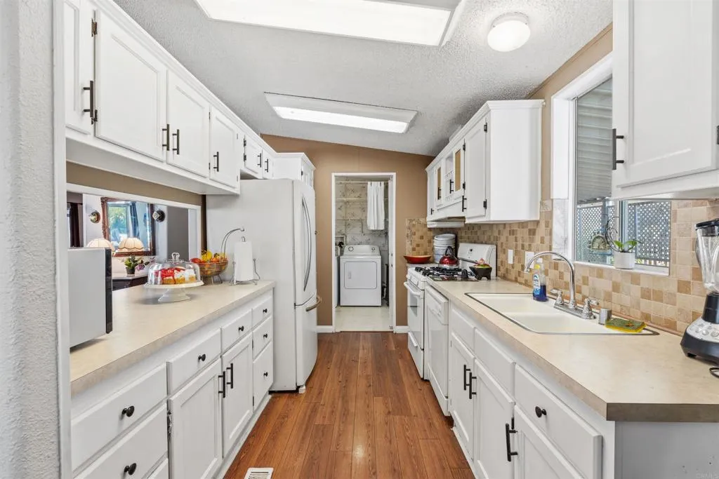 https://cdn.realtyfeed.com/cdn/127/306706054/c773b369bba07d87d1ad4c043c22d3eb.webp