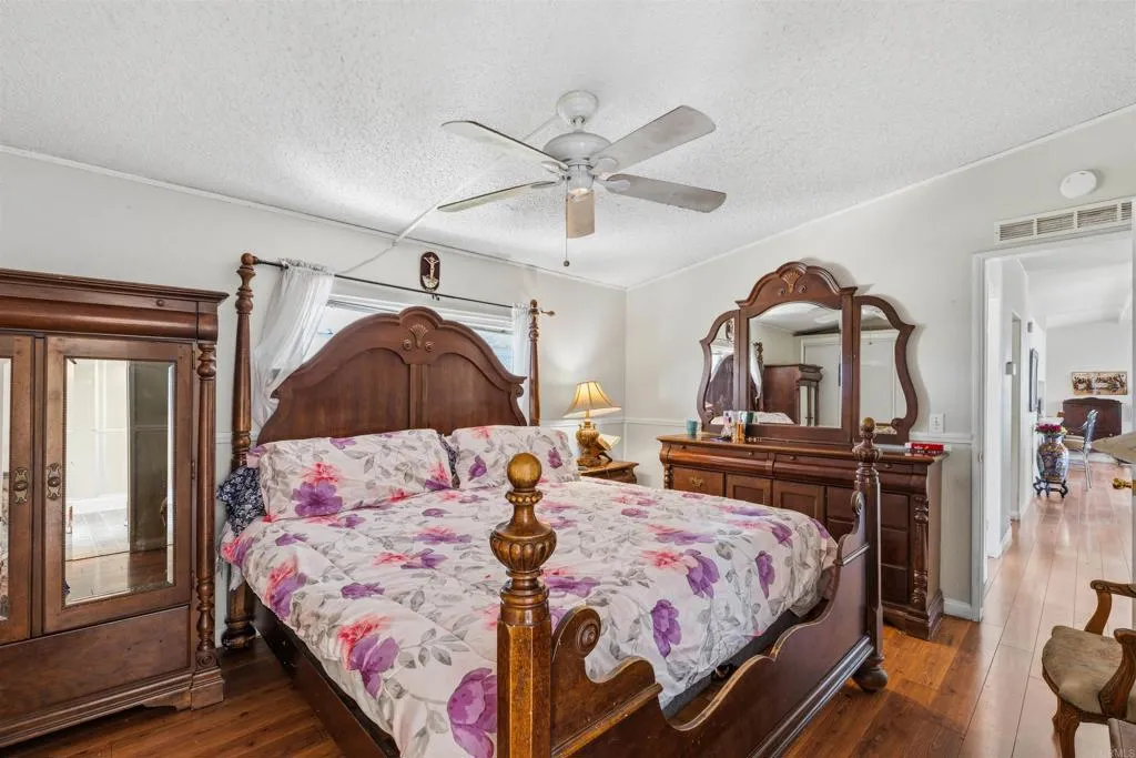 https://cdn.realtyfeed.com/cdn/127/306706054/ce38dd86e62a91f38efb56a0e0169377.webp