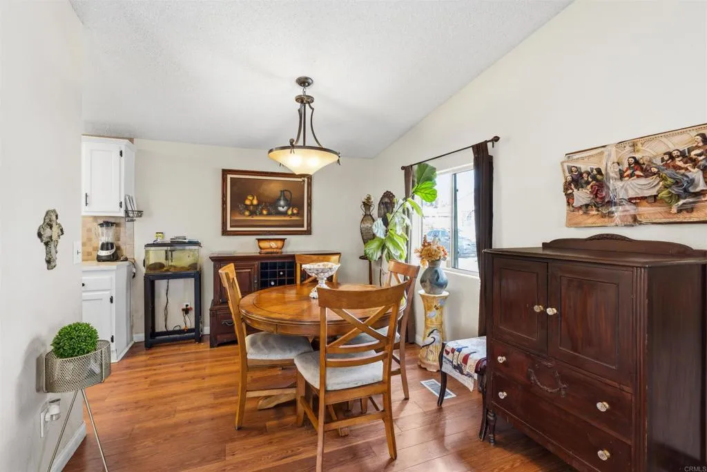 https://cdn.realtyfeed.com/cdn/127/306706054/eaff685b6bf53b3610b067bd04063bfa.webp