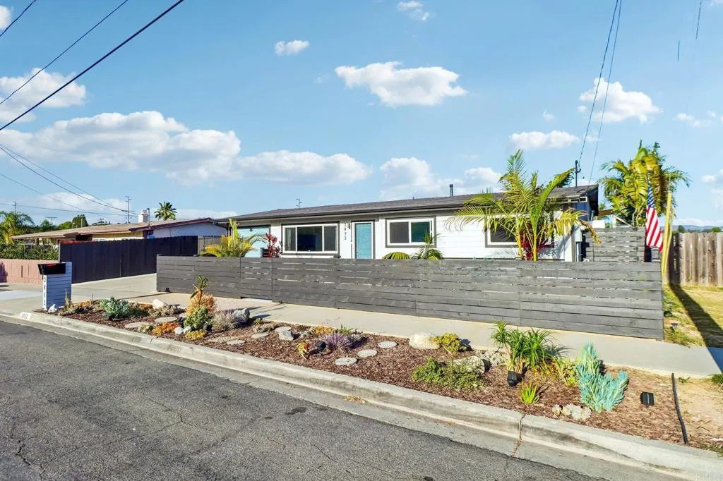 https://cdn.realtyfeed.com/cdn/127/306706070/27268d2b2e9df83b7acef717ae1b08f0.webp