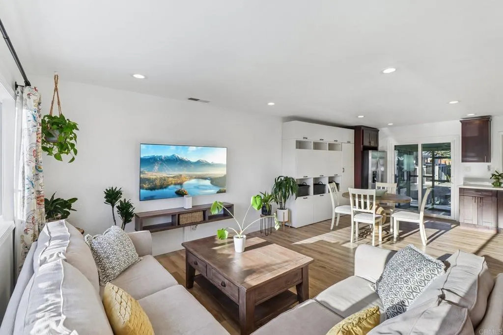 https://cdn.realtyfeed.com/cdn/127/306706070/6b3ed665fb03f68886b84223b41dee9f.webp