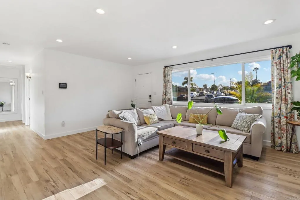 https://cdn.realtyfeed.com/cdn/127/306706070/8c97274e31f86206ea232a1415bed354.webp