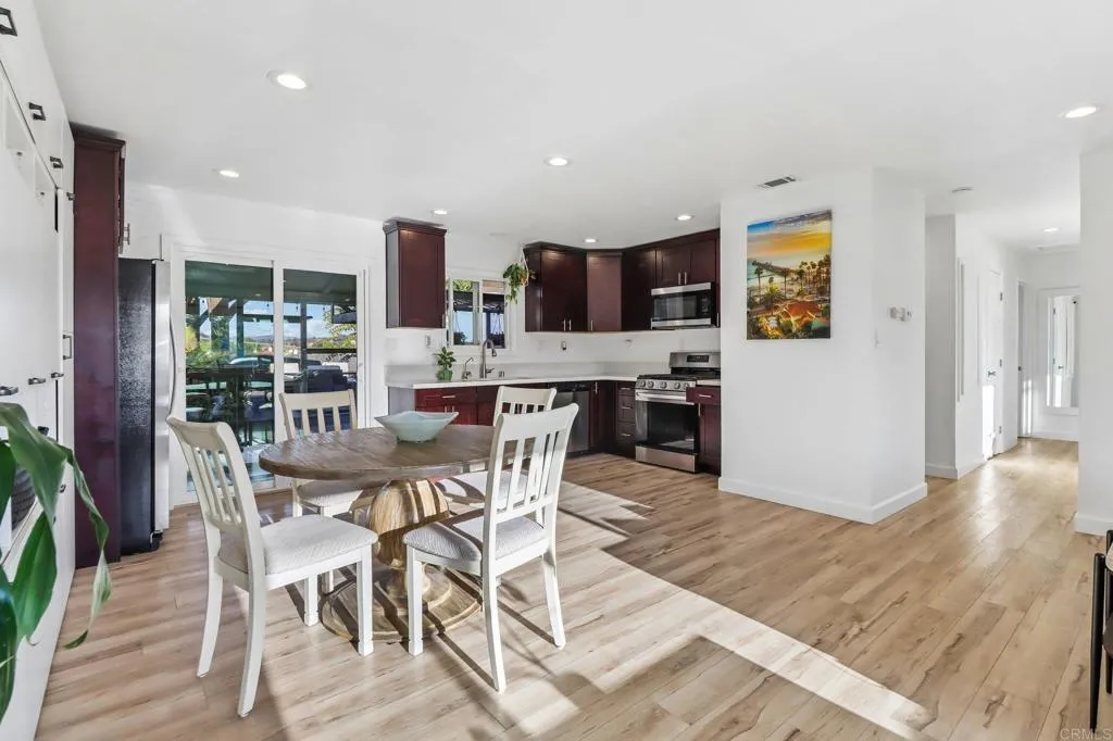 https://cdn.realtyfeed.com/cdn/127/306706070/a923b213f26e0685f9fefa040b1b2486.webp