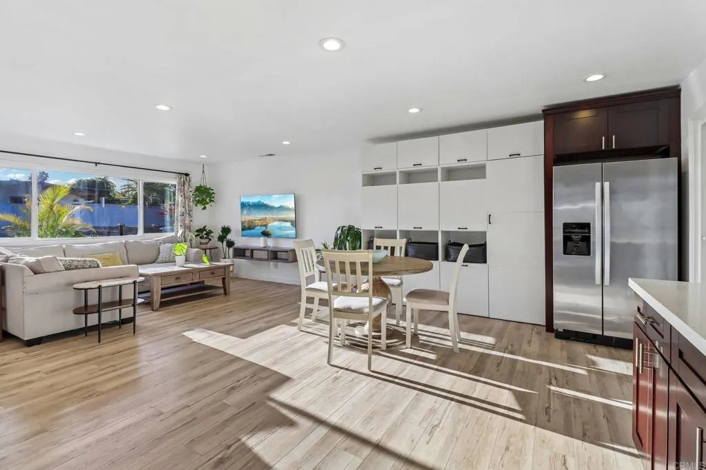 https://cdn.realtyfeed.com/cdn/127/306706070/c9f48ce1a3591586651189484ef2b3e3.webp