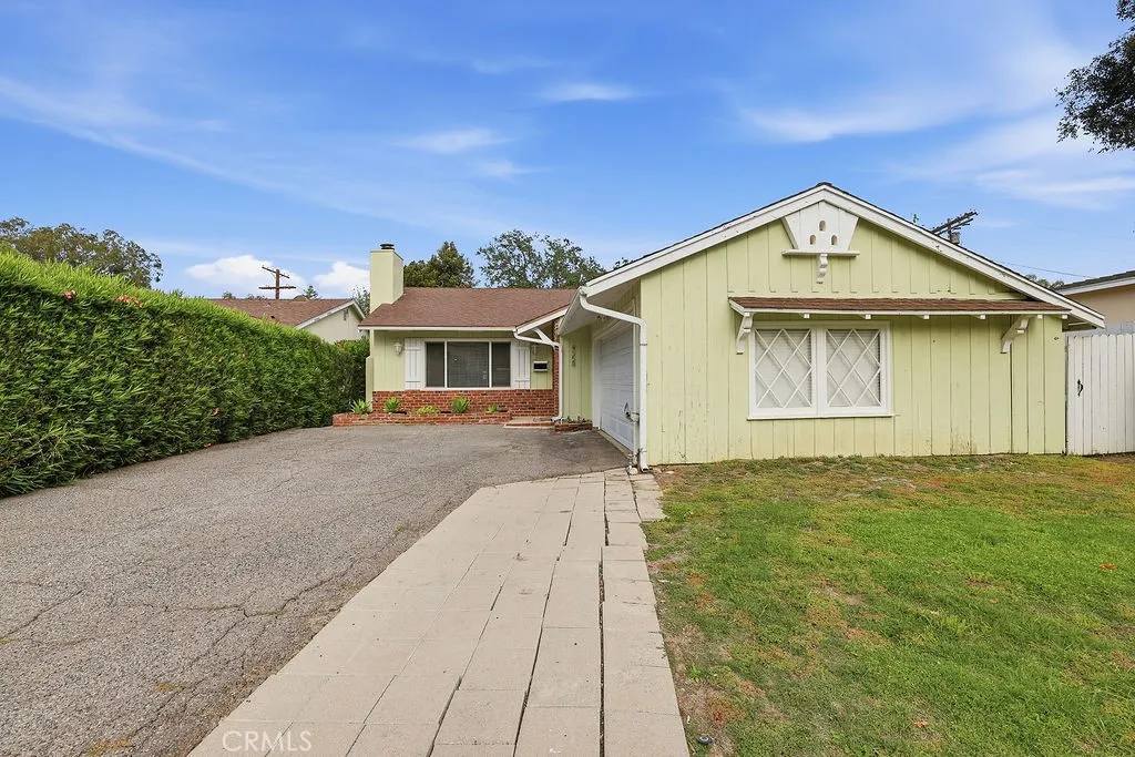 Woodland Hills, CA 91364