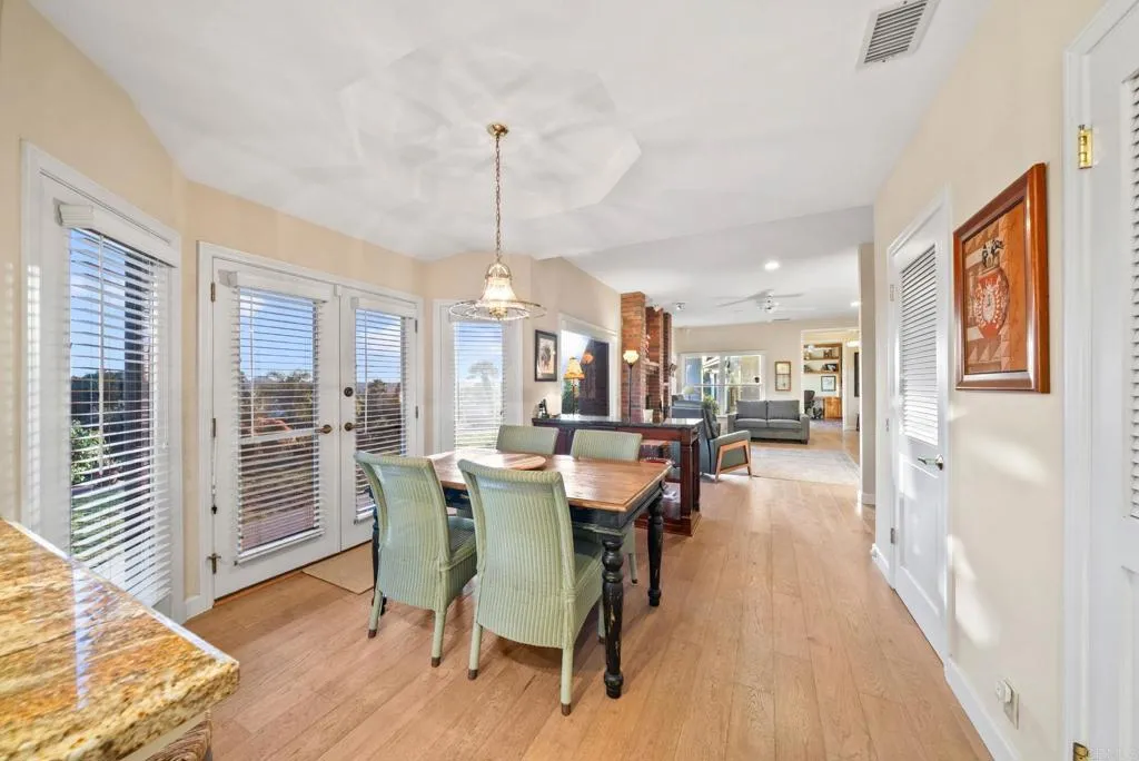 https://cdn.realtyfeed.com/cdn/127/306706178/05cc606916e048e1d6290e9ff75c1e25.webp