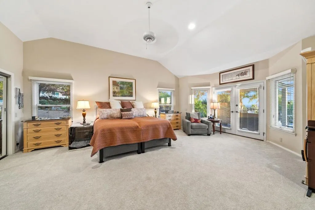https://cdn.realtyfeed.com/cdn/127/306706178/98cf9e9e96bba0cc2006207b25eb716c.webp