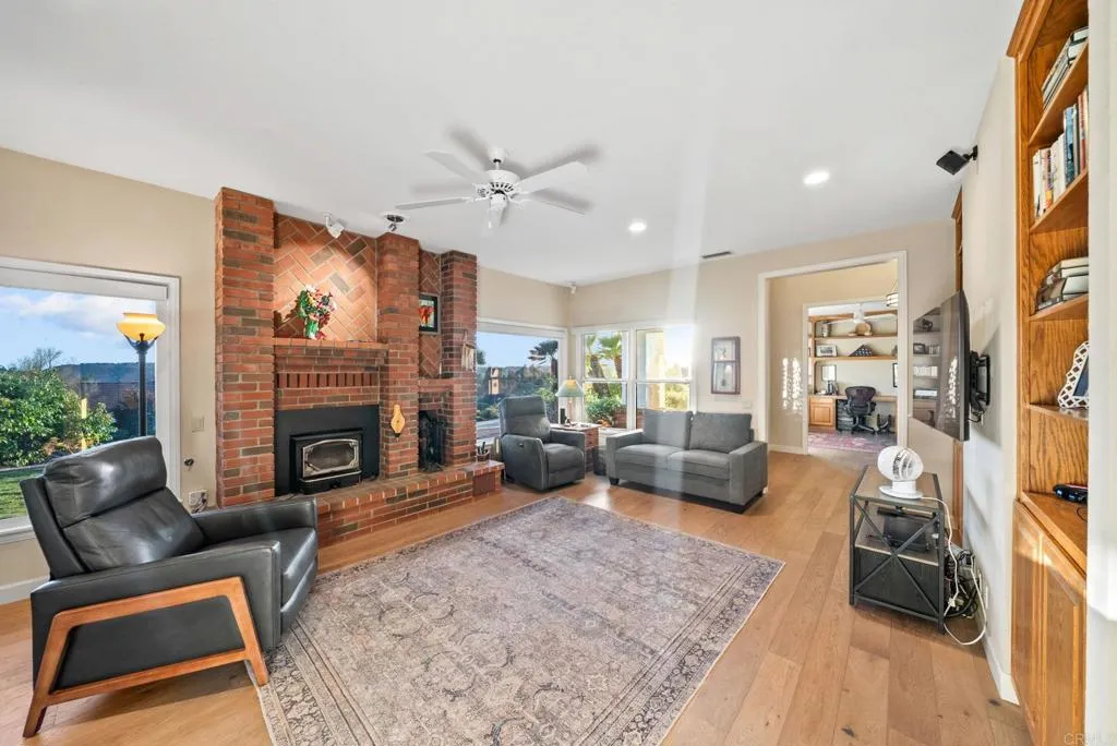 https://cdn.realtyfeed.com/cdn/127/306706178/9baff5497a9939a851acc8ab14e6a759.webp
