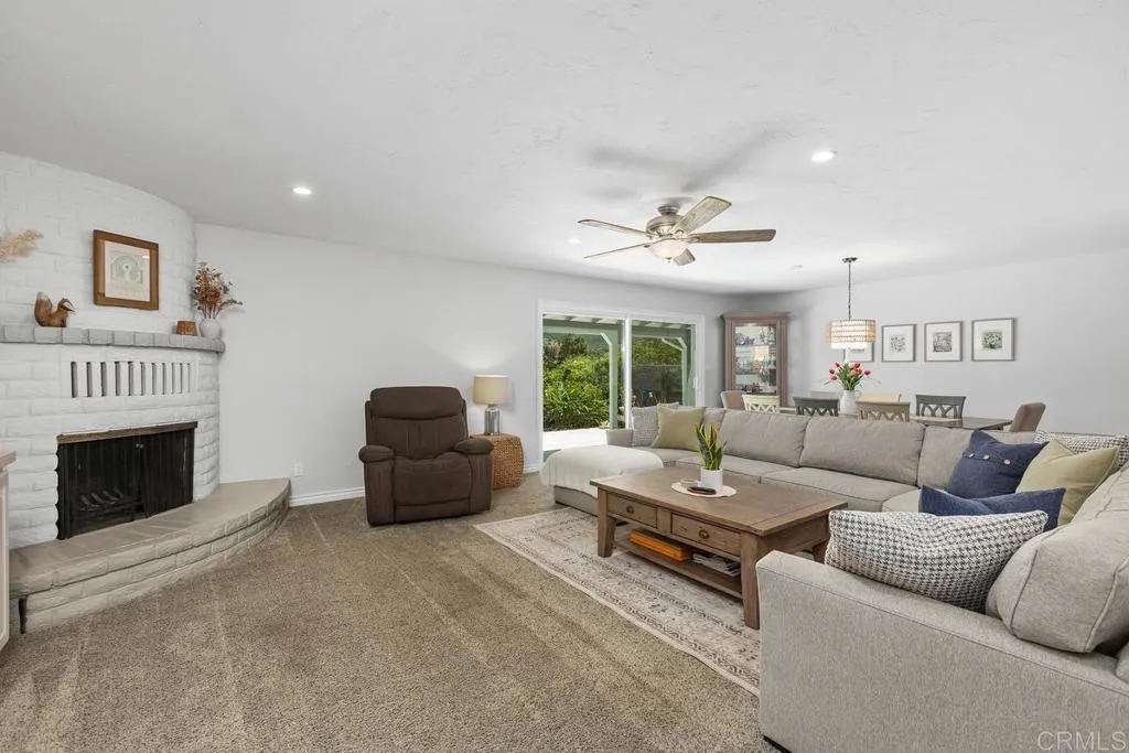 https://cdn.realtyfeed.com/cdn/127/306706181/1f29fbee67e3c72177df1e2b85c46424.webp