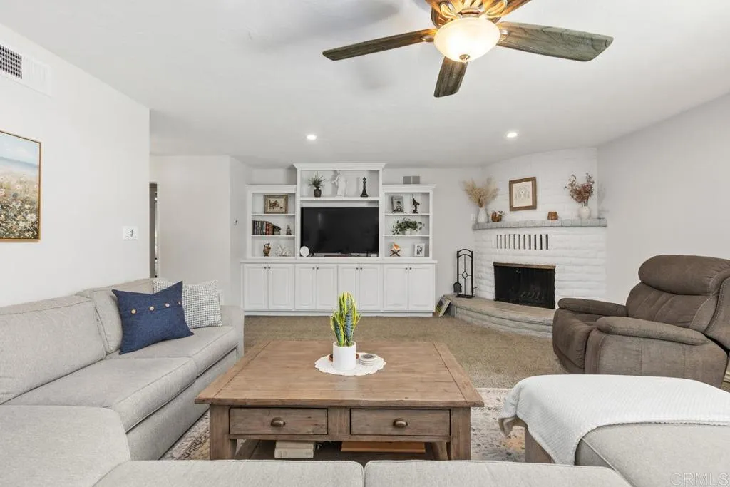 https://cdn.realtyfeed.com/cdn/127/306706181/4a24636df436eb279ee3fb36eb92f897.webp