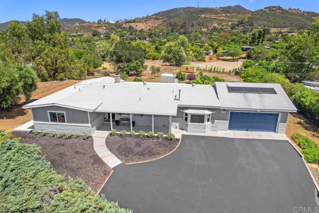 https://cdn.realtyfeed.com/cdn/127/306706181/8e1e1321f2ca166378f5c80fc53d6767.webp