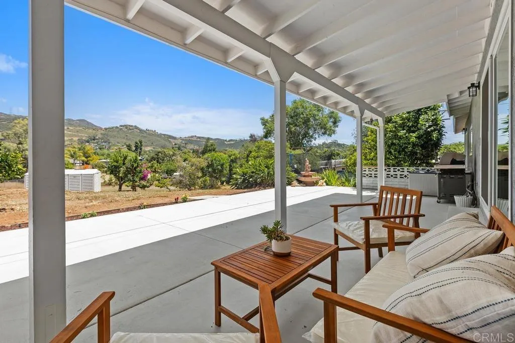 https://cdn.realtyfeed.com/cdn/127/306706181/de82adfbdae04526015f28c615c4e8ea.webp