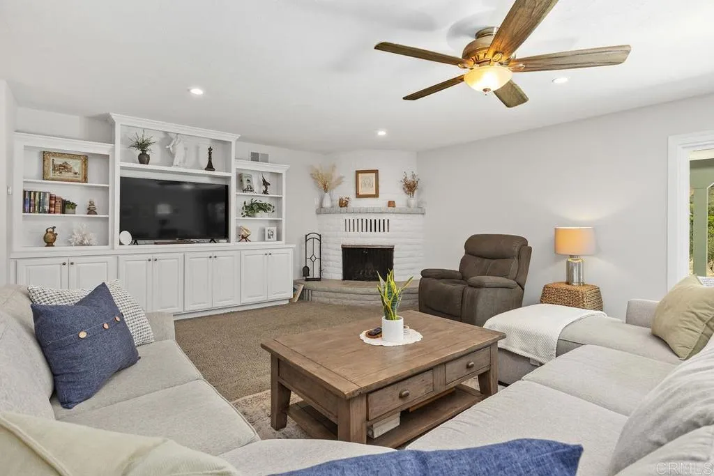 https://cdn.realtyfeed.com/cdn/127/306706181/f4dbc05c48562921210ac17e1f03c3ae.webp