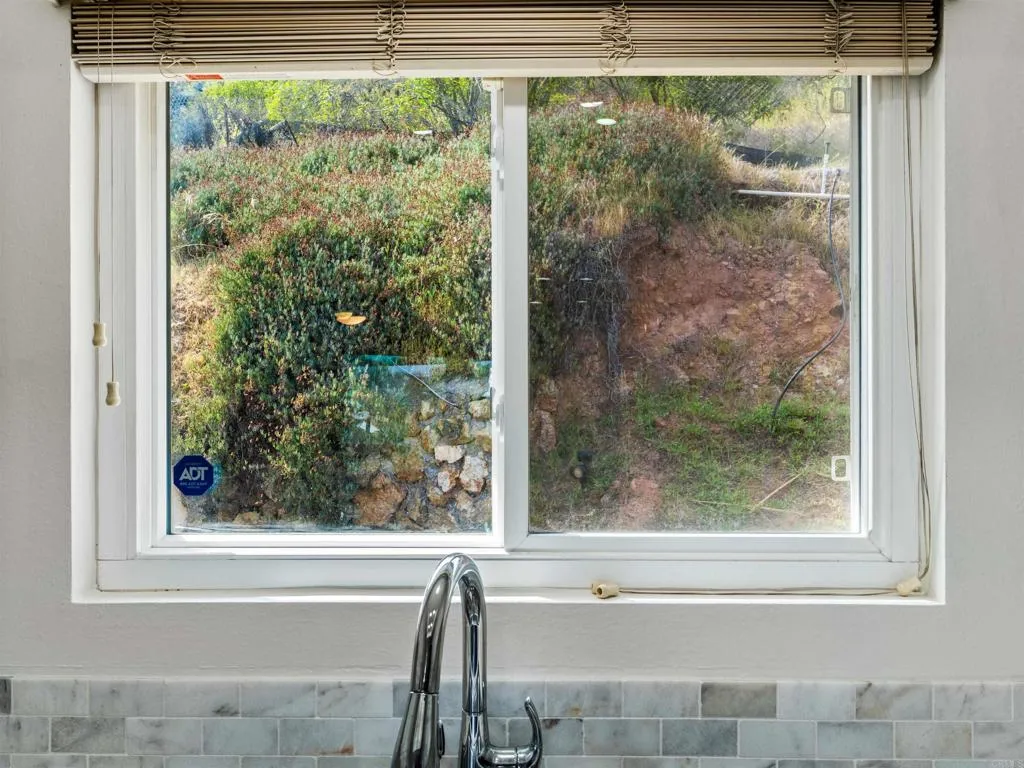 https://cdn.realtyfeed.com/cdn/127/306706206/e630fc120110e3afae89f6c07f869c6a.webp