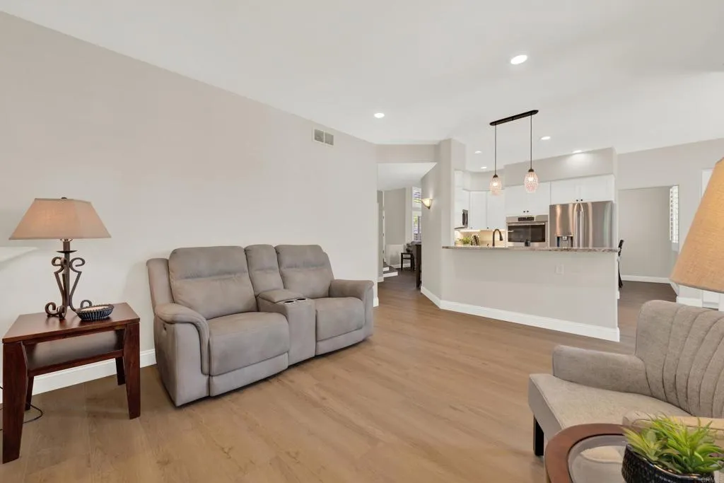 https://cdn.realtyfeed.com/cdn/127/306706257/061e8084e14b1e3bb8946596a5a15996.webp