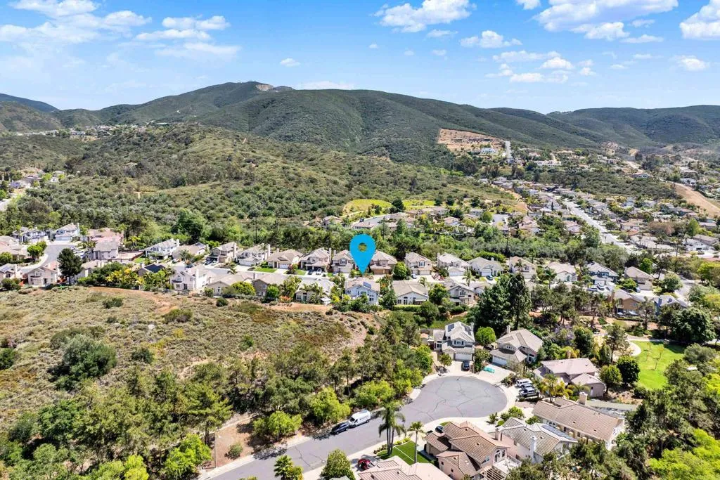 https://cdn.realtyfeed.com/cdn/127/306706257/4f9f07722195656149b9bee7b6360e24.webp