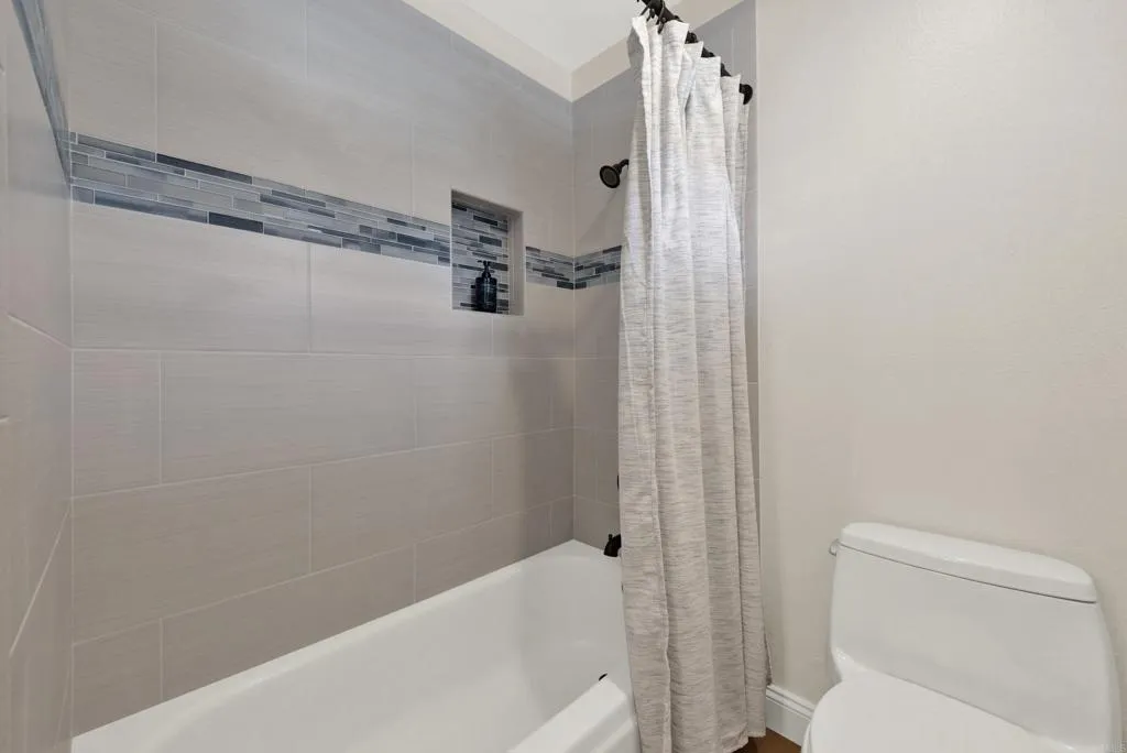 https://cdn.realtyfeed.com/cdn/127/306706257/8f3e0c2d88a0a4d40ec6bf334c74c855.webp