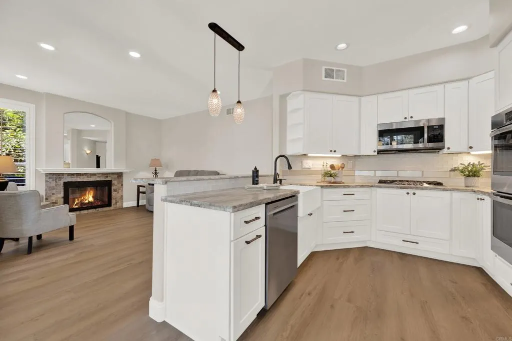 https://cdn.realtyfeed.com/cdn/127/306706257/bc994000b5bdda6bbe060c305b56c0a4.webp
