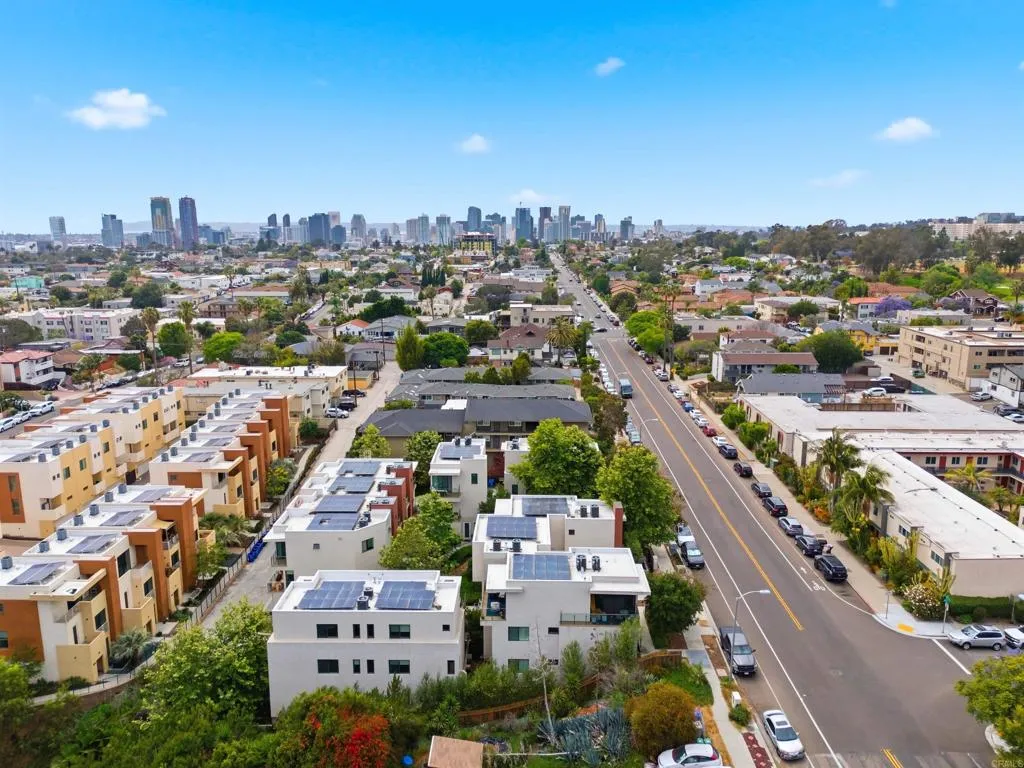 https://cdn.realtyfeed.com/cdn/127/306706285/0e22f2bdf0240ca4dfd1543c496def3d.webp