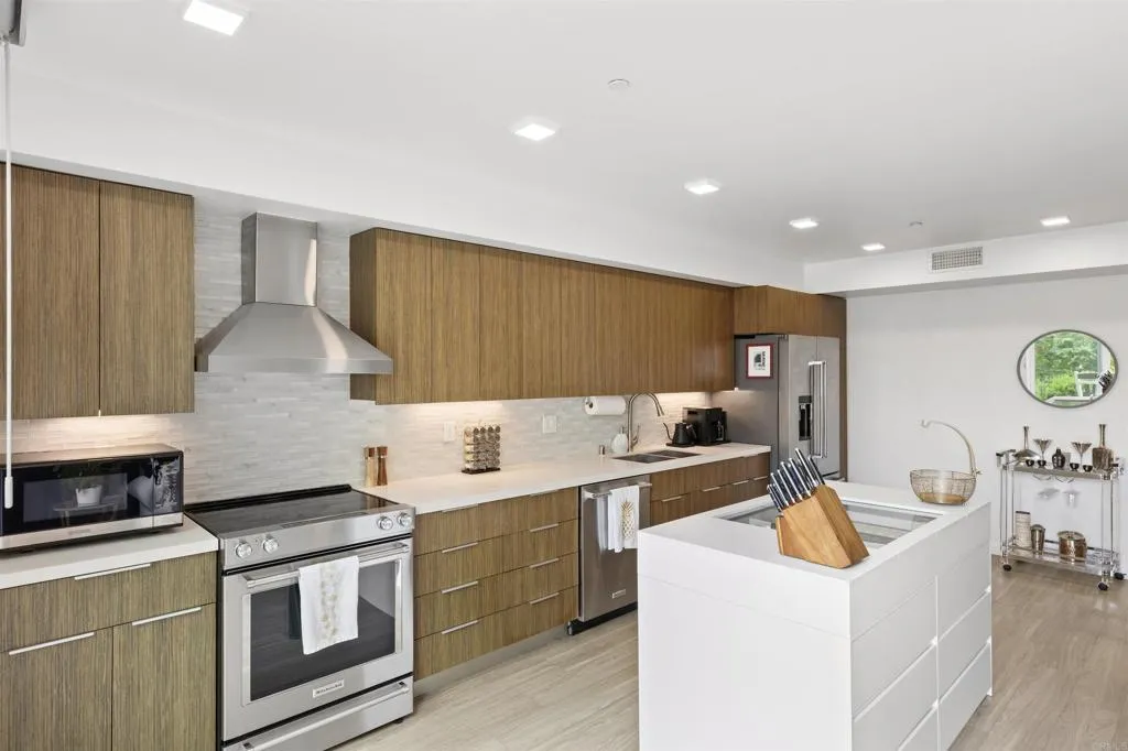https://cdn.realtyfeed.com/cdn/127/306706285/d7961e6fbd8fe7084bf9316f7df1515b.webp