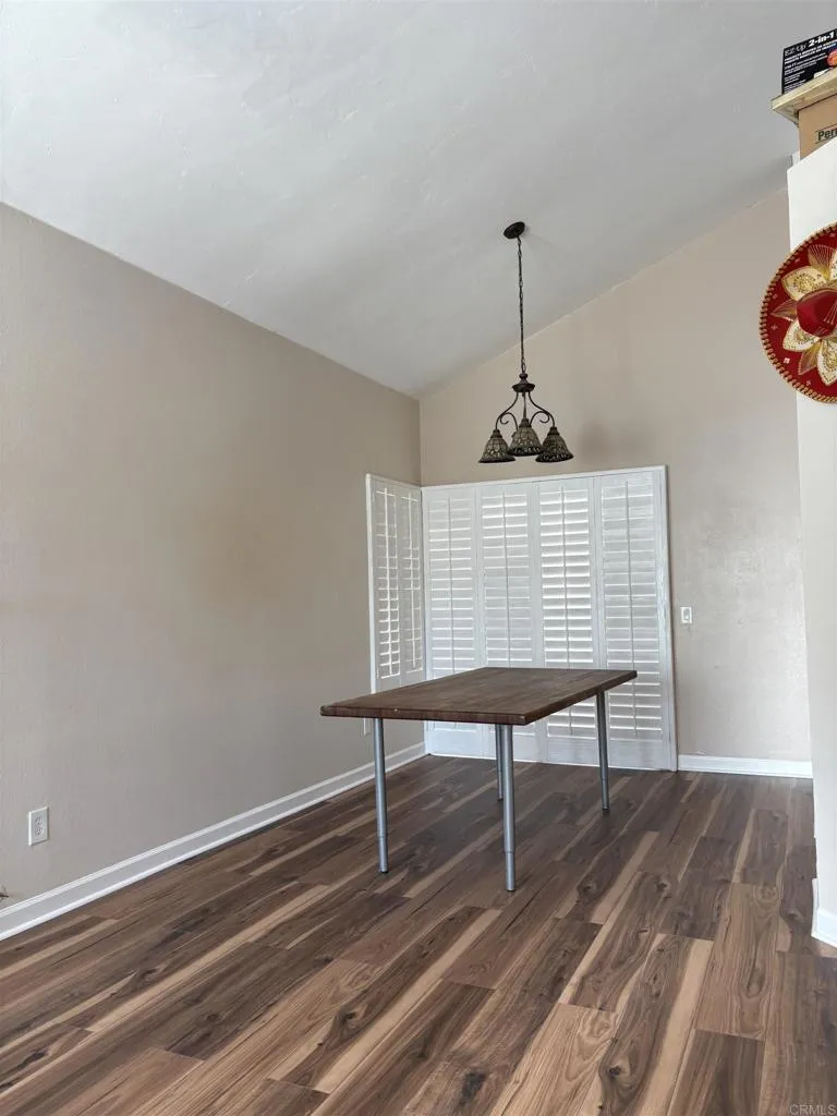 https://cdn.realtyfeed.com/cdn/127/306706331/fdf0cb17be9f02520e634ca001cb5a72.webp