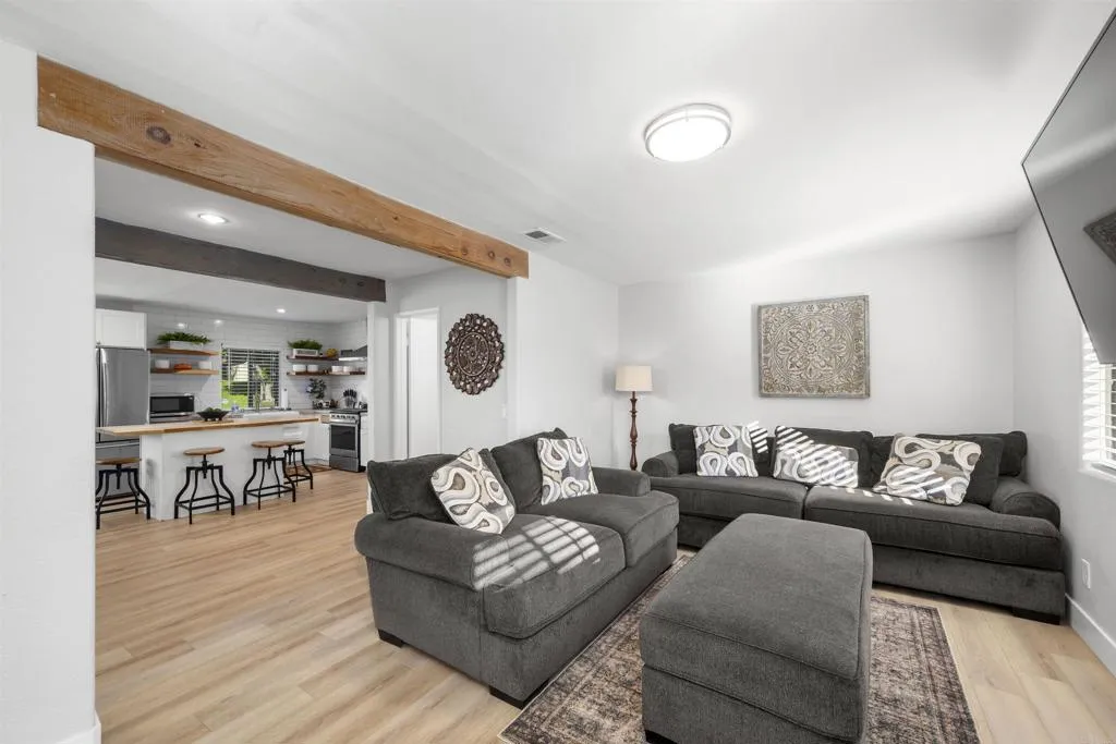 Photo #8: PTP2603254 Listing: Photo #8