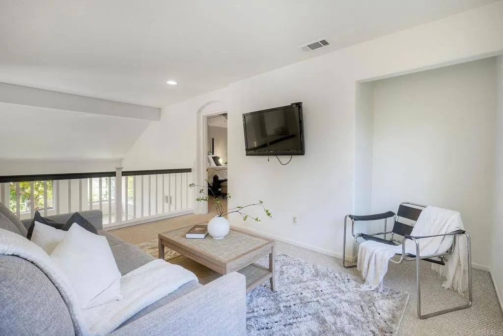 https://cdn.realtyfeed.com/cdn/127/306706373/1331418bfd74e422e10aaa00143db378.webp