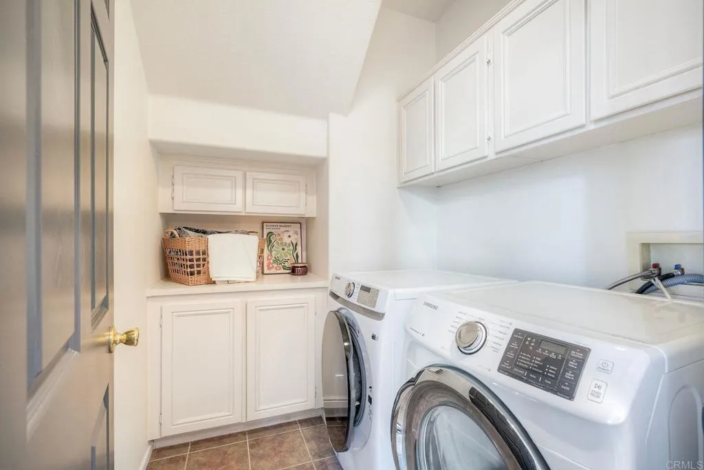 https://cdn.realtyfeed.com/cdn/127/306706373/944d8510656f0fd269b13a8be1a0bab0.webp