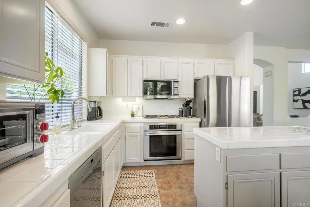 https://cdn.realtyfeed.com/cdn/127/306706373/ab758cbc71c3afb59b5377c3ad4028e4.webp