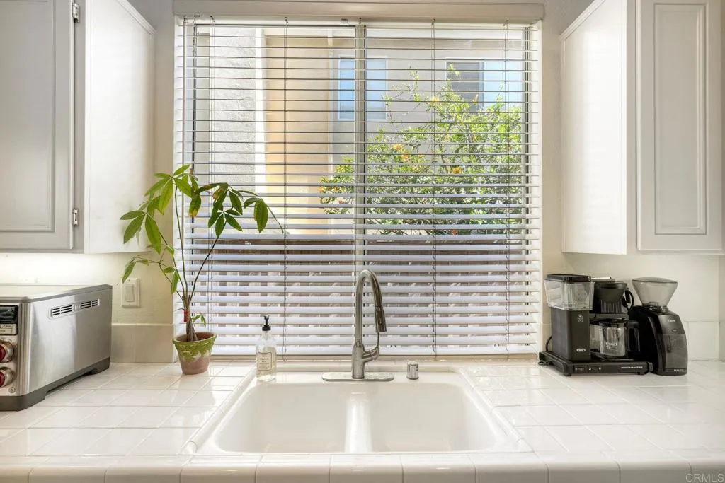 https://cdn.realtyfeed.com/cdn/127/306706373/d94bcad19db85226cbf8e42d405a0697.webp