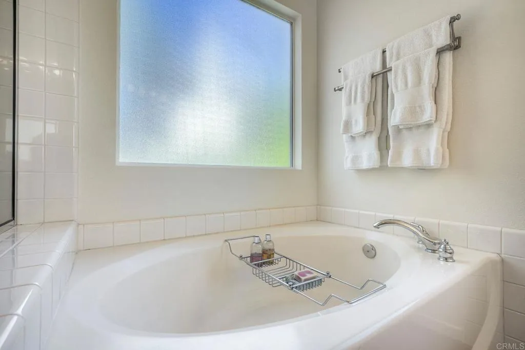 https://cdn.realtyfeed.com/cdn/127/306706373/e965f067ddf4c536f950b3fd790faad5.webp