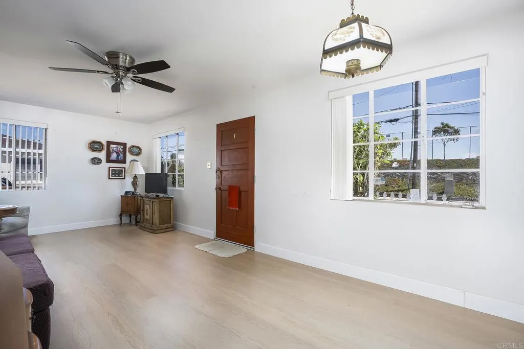 https://cdn.realtyfeed.com/cdn/127/306706389/b2cde184480af942440b83b62f7d5bd7.webp