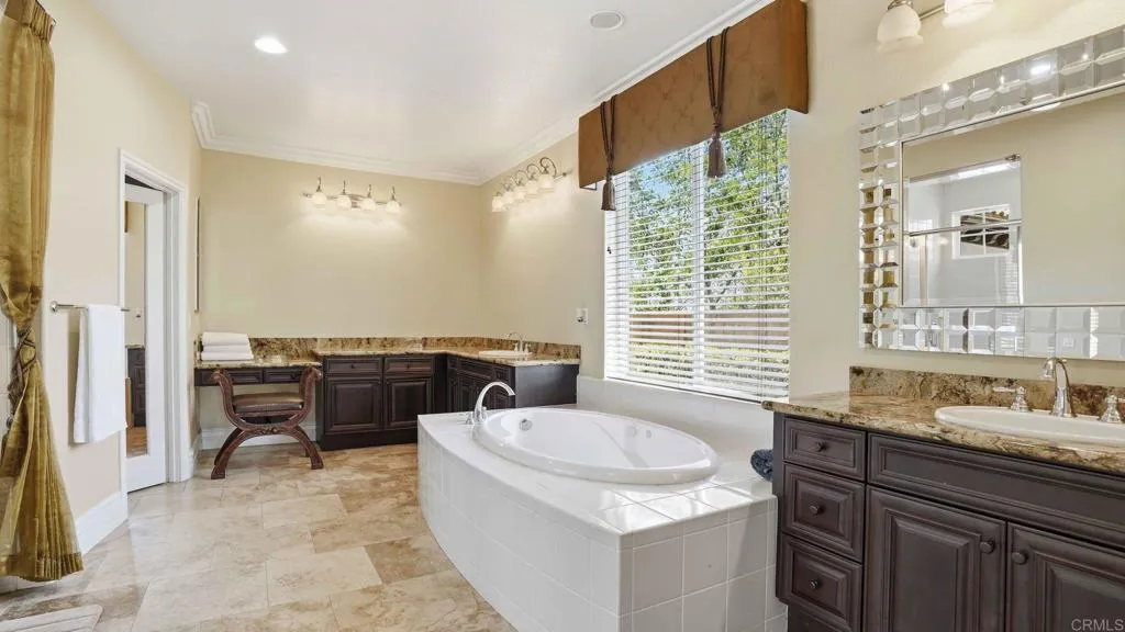 https://cdn.realtyfeed.com/cdn/127/306706405/6aa567801b99142ccfcfb027aebd66b2.webp