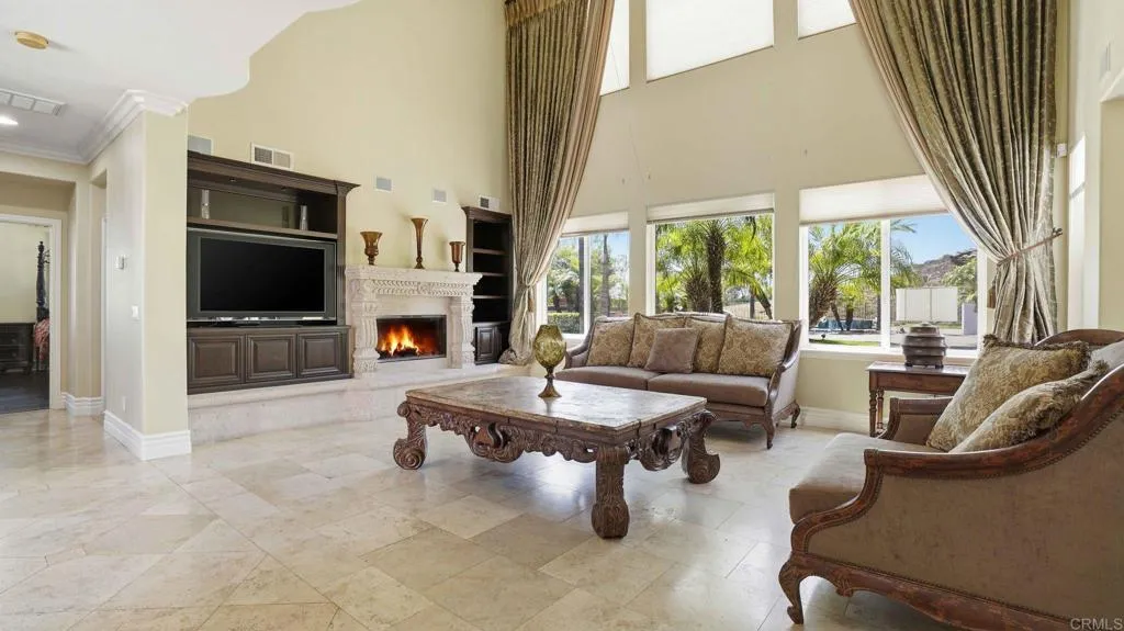 https://cdn.realtyfeed.com/cdn/127/306706405/6d9cb1afa2070fbe6505b373adb5d092.webp
