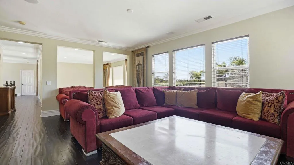 https://cdn.realtyfeed.com/cdn/127/306706405/8a9b19dd99bf558507010cb9bcf6f7d2.webp