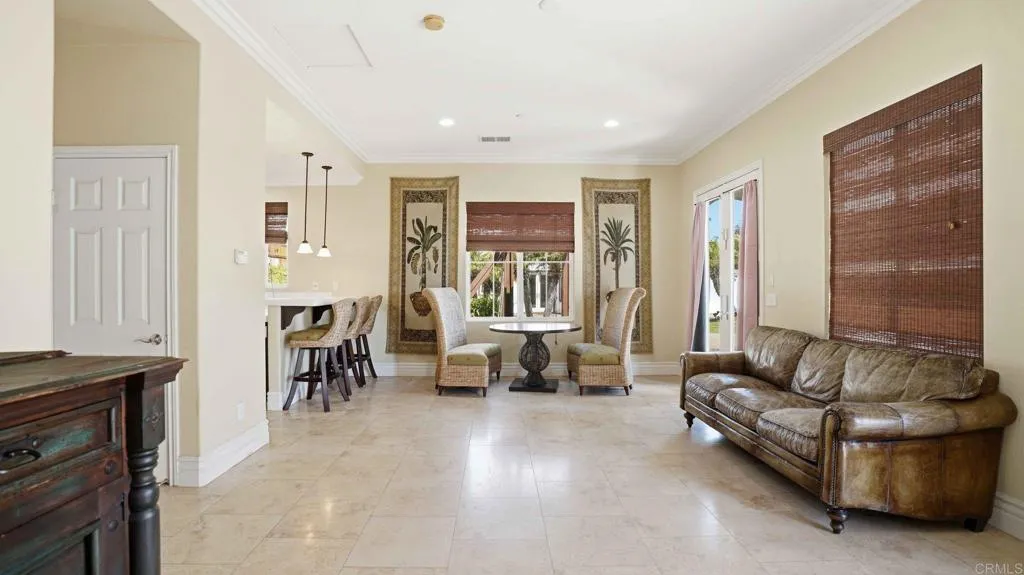 https://cdn.realtyfeed.com/cdn/127/306706405/ac8cd24916cdba8cc41b0286815b576e.webp
