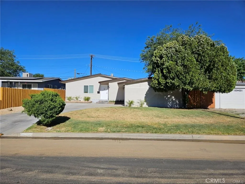 Lancaster, CA 93534