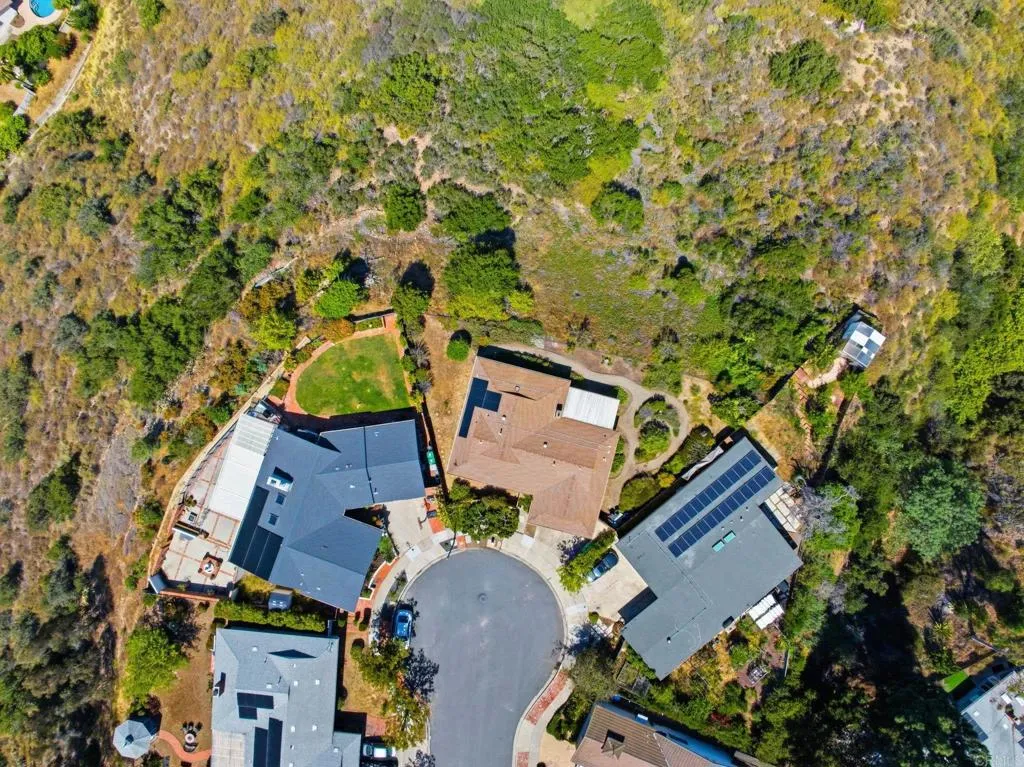 https://cdn.realtyfeed.com/cdn/127/306706495/106dc4af2c5f6ff7ea5d8bcf1a12f0e5.webp