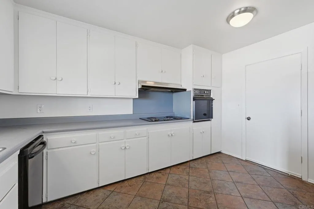 https://cdn.realtyfeed.com/cdn/127/306706495/3e3da2a4e44c73a3cb3e9416a77eec6c.webp