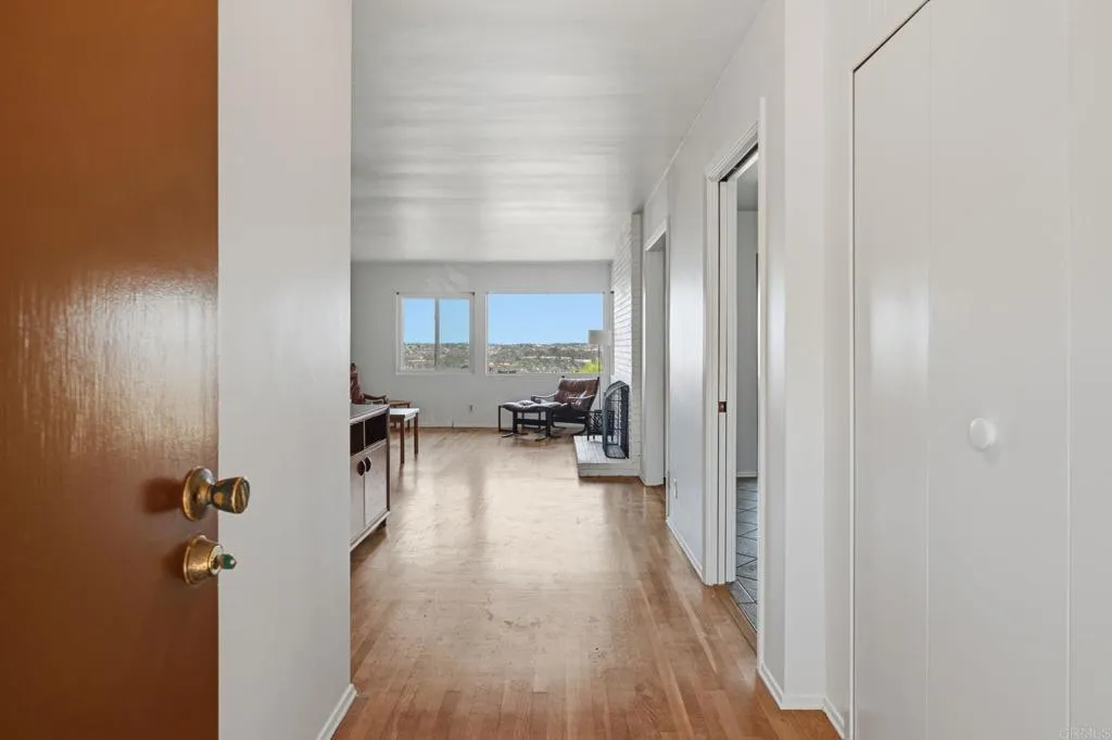 https://cdn.realtyfeed.com/cdn/127/306706495/43740e24a14d79dd3eae6be64952f3c3.webp