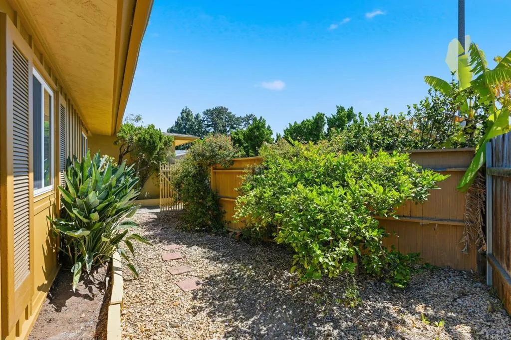 https://cdn.realtyfeed.com/cdn/127/306706495/8cc00aa649fcb0a9c2c77051ab94a7cd.webp