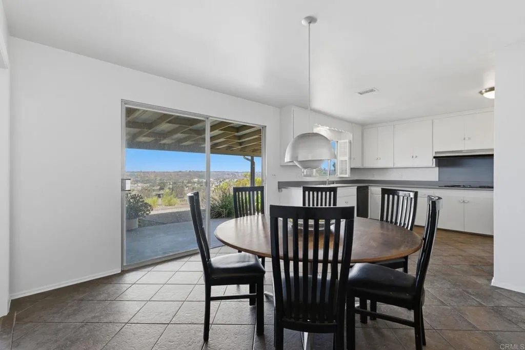 https://cdn.realtyfeed.com/cdn/127/306706495/c704017956ef6ad99f678a6b8d459d3f.webp