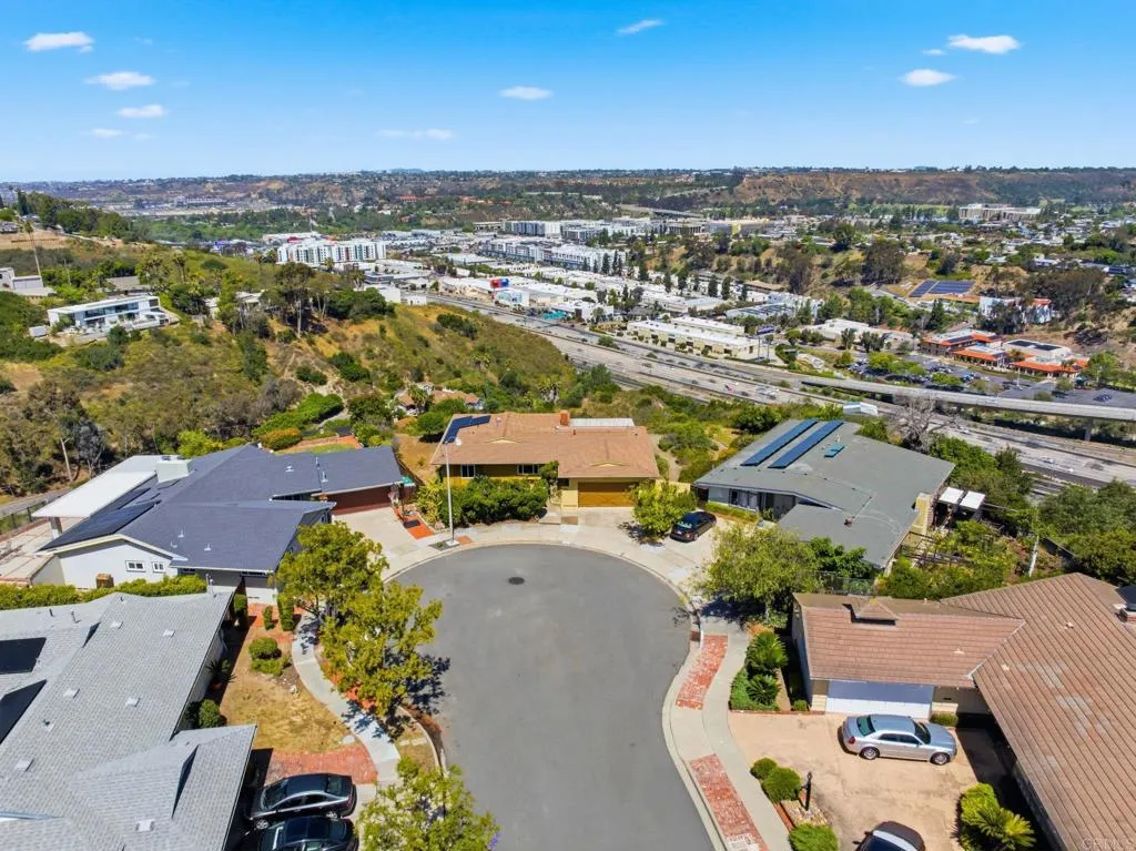 https://cdn.realtyfeed.com/cdn/127/306706495/ea6b4e5a05f582b317e4cdf94d42b2e5.webp