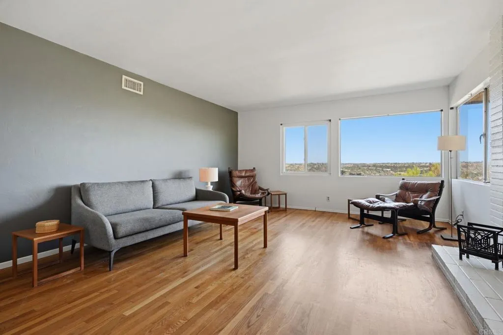 https://cdn.realtyfeed.com/cdn/127/306706495/f219c7fbb6407f8090bbcb23c8e1ff23.webp