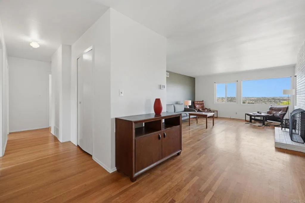 https://cdn.realtyfeed.com/cdn/127/306706495/f8ba55a476915556ed7434d9cdf99789.webp