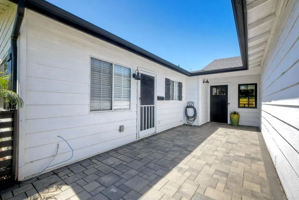 https://cdn.realtyfeed.com/cdn/127/306706514/16f2b9b593798bc38c37e313bdf63b83.webp